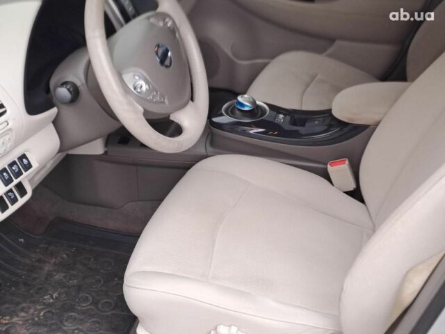 Серый Ниссан Лиф, объемом двигателя 0 л и пробегом 144 тыс. км за 5990 $, фото 9 на Automoto.ua