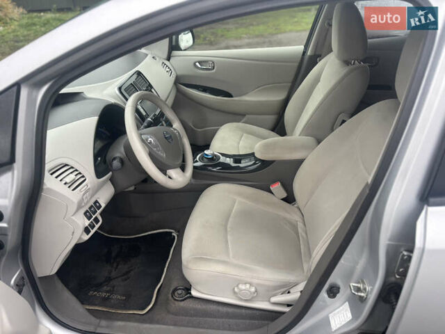 Сірий Ніссан Ліф, об'ємом двигуна 0 л та пробігом 99 тис. км за 3950 $, фото 14 на Automoto.ua