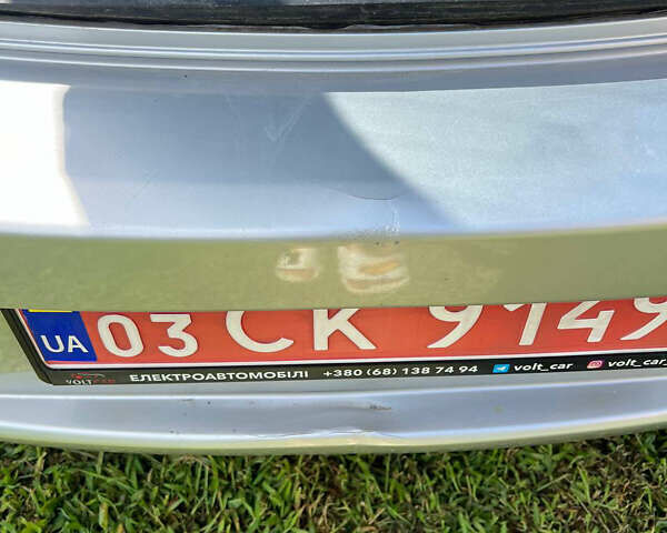 Серый Ниссан Лиф, объемом двигателя 0 л и пробегом 164 тыс. км за 3950 $, фото 41 на Automoto.ua