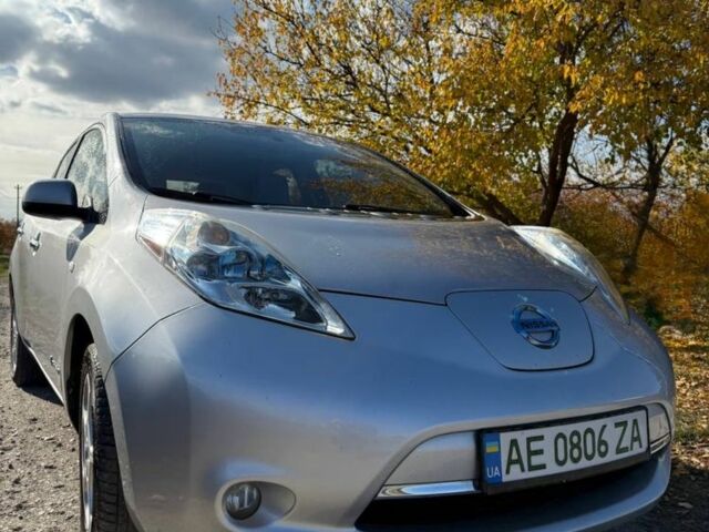 Сірий Ніссан Ліф, об'ємом двигуна 0 л та пробігом 115 тис. км за 5100 $, фото 1 на Automoto.ua