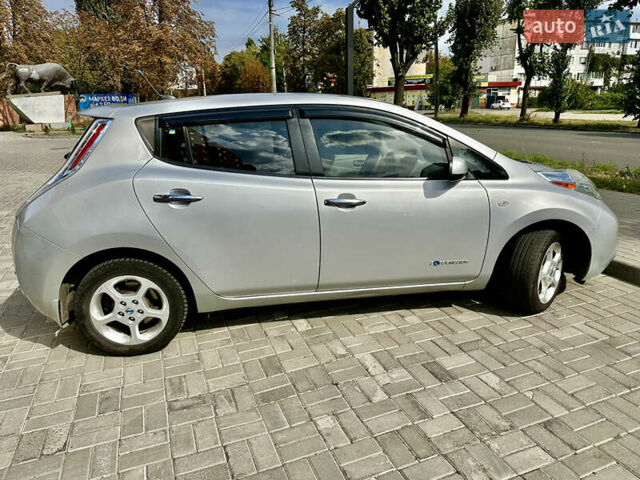 Сірий Ніссан Ліф, об'ємом двигуна 0 л та пробігом 139 тис. км за 4999 $, фото 3 на Automoto.ua