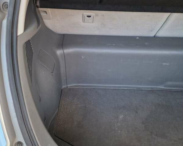 Сірий Ніссан Ліф, об'ємом двигуна 0 л та пробігом 142 тис. км за 5500 $, фото 21 на Automoto.ua