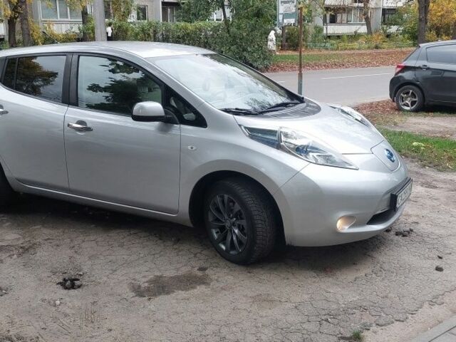 Серый Ниссан Лиф, объемом двигателя 0 л и пробегом 136 тыс. км за 5800 $, фото 2 на Automoto.ua