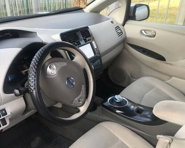 Сірий Ніссан Ліф, об'ємом двигуна 0 л та пробігом 200 тис. км за 4900 $, фото 8 на Automoto.ua