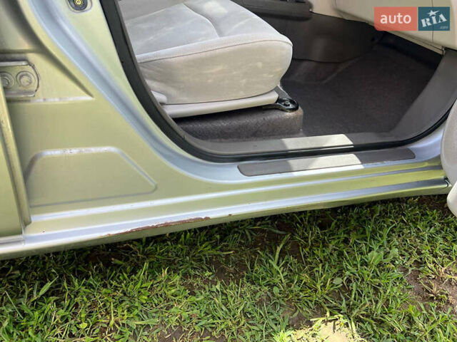 Серый Ниссан Лиф, объемом двигателя 0 л и пробегом 164 тыс. км за 3950 $, фото 12 на Automoto.ua