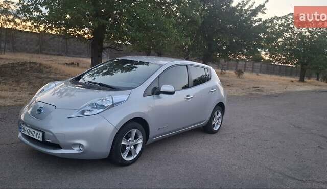 Серый Ниссан Лиф, объемом двигателя 0 л и пробегом 138 тыс. км за 6120 $, фото 10 на Automoto.ua