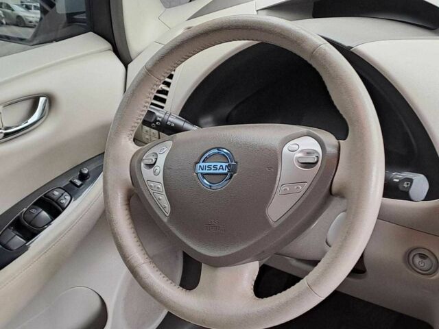 Серый Ниссан Лиф, объемом двигателя 0 л и пробегом 144 тыс. км за 5990 $, фото 17 на Automoto.ua