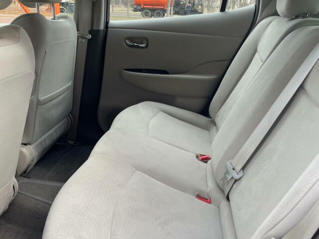 Серый Ниссан Лиф, объемом двигателя 0 л и пробегом 136 тыс. км за 5900 $, фото 6 на Automoto.ua