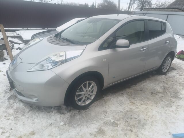 Серый Ниссан Лиф, объемом двигателя 0 л и пробегом 71 тыс. км за 6100 $, фото 1 на Automoto.ua