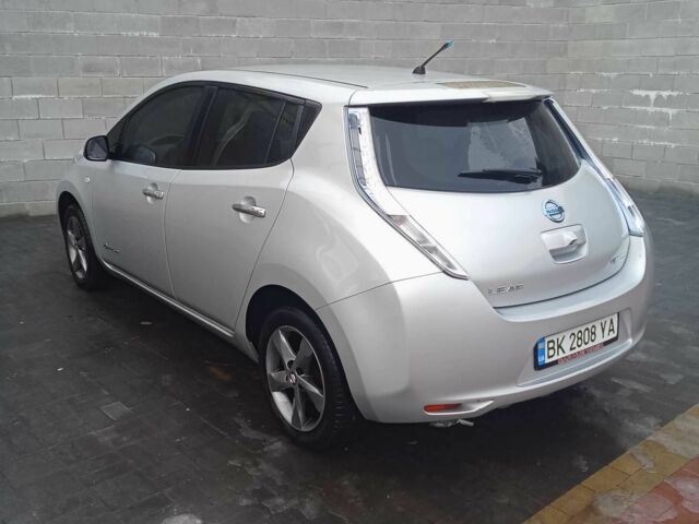 Сірий Ніссан Ліф, об'ємом двигуна 0 л та пробігом 130 тис. км за 4400 $, фото 8 на Automoto.ua