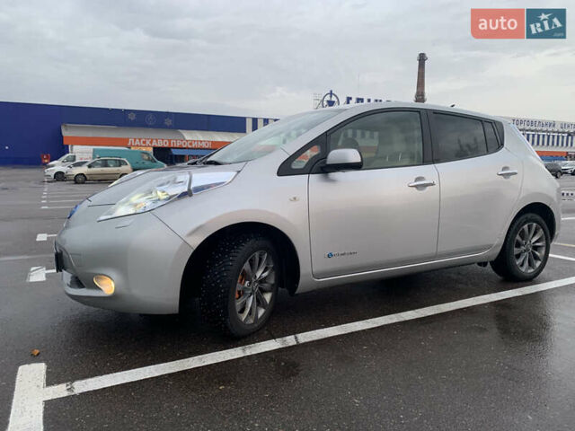 Серый Ниссан Лиф, объемом двигателя 0 л и пробегом 68 тыс. км за 5300 $, фото 3 на Automoto.ua