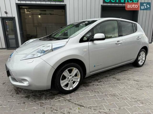 Серый Ниссан Лиф, объемом двигателя 0 л и пробегом 156 тыс. км за 4350 $, фото 8 на Automoto.ua