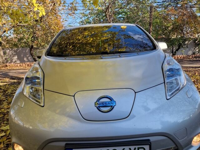 Серый Ниссан Лиф, объемом двигателя 0 л и пробегом 142 тыс. км за 5500 $, фото 13 на Automoto.ua