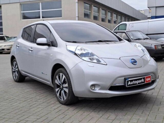 Серый Ниссан Лиф, объемом двигателя 0 л и пробегом 144 тыс. км за 5990 $, фото 2 на Automoto.ua