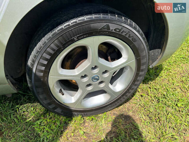 Серый Ниссан Лиф, объемом двигателя 0 л и пробегом 164 тыс. км за 3950 $, фото 24 на Automoto.ua