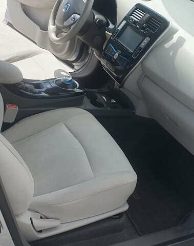 Сірий Ніссан Ліф, об'ємом двигуна 0 л та пробігом 160 тис. км за 8700 $, фото 15 на Automoto.ua