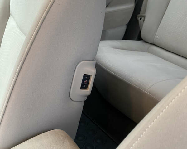 Сірий Ніссан Ліф, об'ємом двигуна 0 л та пробігом 118 тис. км за 5500 $, фото 25 на Automoto.ua