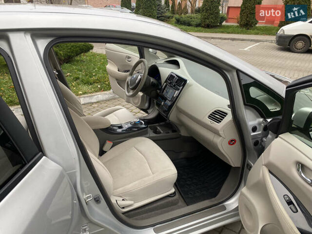 Сірий Ніссан Ліф, об'ємом двигуна 0 л та пробігом 118 тис. км за 5500 $, фото 11 на Automoto.ua