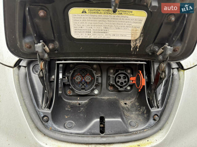 Сірий Ніссан Ліф, об'ємом двигуна 0 л та пробігом 135 тис. км за 4990 $, фото 34 на Automoto.ua
