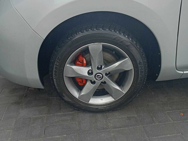 Сірий Ніссан Ліф, об'ємом двигуна 0 л та пробігом 130 тис. км за 4400 $, фото 4 на Automoto.ua