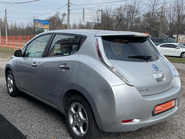 Серый Ниссан Лиф, объемом двигателя 0 л и пробегом 136 тыс. км за 5900 $, фото 2 на Automoto.ua