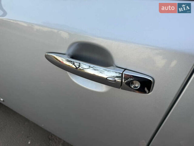 Серый Ниссан Лиф, объемом двигателя 0 л и пробегом 136 тыс. км за 5000 $, фото 17 на Automoto.ua