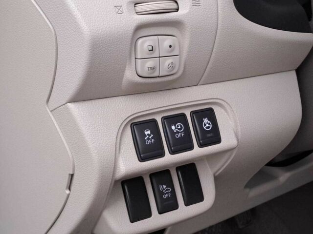 Серый Ниссан Лиф, объемом двигателя 0 л и пробегом 144 тыс. км за 5990 $, фото 10 на Automoto.ua