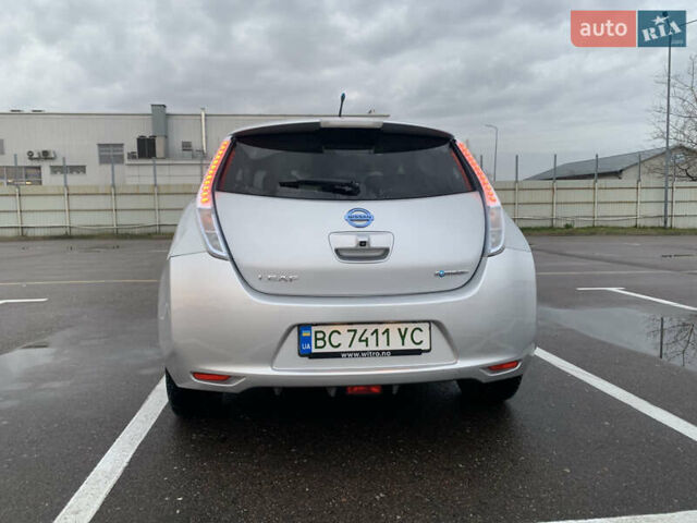Серый Ниссан Лиф, объемом двигателя 0 л и пробегом 68 тыс. км за 5300 $, фото 6 на Automoto.ua