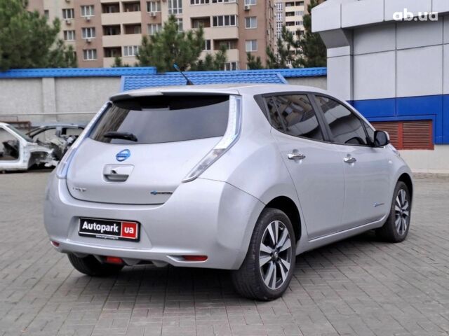 Серый Ниссан Лиф, объемом двигателя 0 л и пробегом 144 тыс. км за 5990 $, фото 5 на Automoto.ua