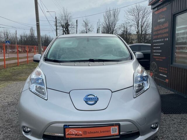 Серый Ниссан Лиф, объемом двигателя 0 л и пробегом 136 тыс. км за 5900 $, фото 10 на Automoto.ua