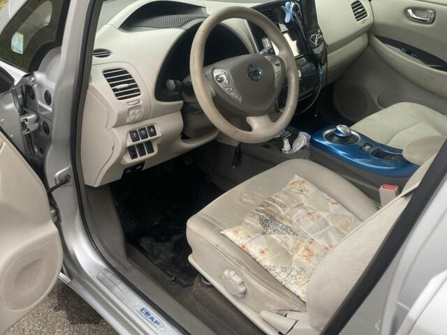 Серый Ниссан Лиф, объемом двигателя 0 л и пробегом 156 тыс. км за 3300 $, фото 3 на Automoto.ua