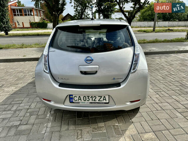 Сірий Ніссан Ліф, об'ємом двигуна 0 л та пробігом 139 тис. км за 4999 $, фото 4 на Automoto.ua