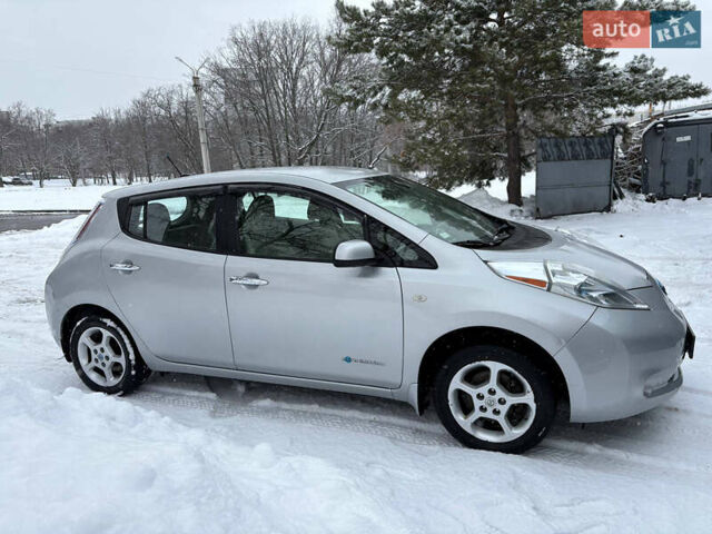 Сірий Ніссан Ліф, об'ємом двигуна 0 л та пробігом 120 тис. км за 4500 $, фото 7 на Automoto.ua