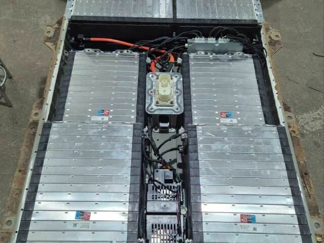 Серый Ниссан Лиф, объемом двигателя 0 л и пробегом 123 тыс. км за 9500 $, фото 9 на Automoto.ua