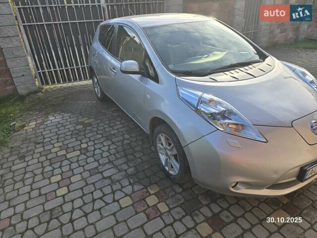 Сірий Ніссан Ліф, об'ємом двигуна 0 л та пробігом 126 тис. км за 4400 $, фото 4 на Automoto.ua