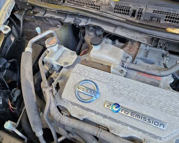 Сірий Ніссан Ліф, об'ємом двигуна 0 л та пробігом 142 тис. км за 5500 $, фото 25 на Automoto.ua