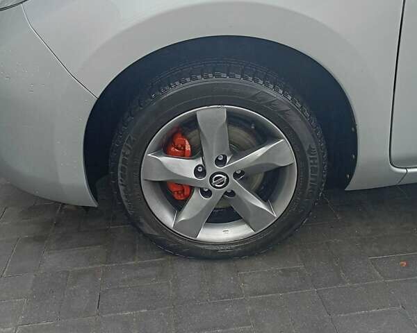 Серый Ниссан Лиф, объемом двигателя 0 л и пробегом 130 тыс. км за 4400 $, фото 3 на Automoto.ua