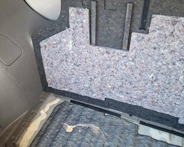 Сірий Ніссан Ліф, об'ємом двигуна 0 л та пробігом 142 тис. км за 5500 $, фото 20 на Automoto.ua