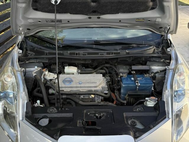 Сірий Ніссан Ліф, об'ємом двигуна 0 л та пробігом 115 тис. км за 5100 $, фото 11 на Automoto.ua