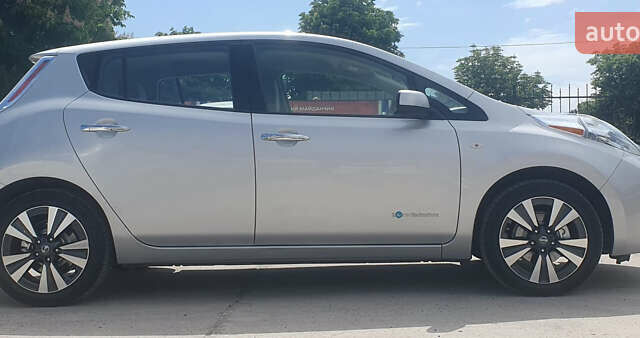 Сірий Ніссан Ліф, об'ємом двигуна 0 л та пробігом 160 тис. км за 8700 $, фото 5 на Automoto.ua