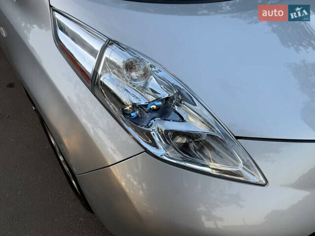 Серый Ниссан Лиф, объемом двигателя 0 л и пробегом 136 тыс. км за 5000 $, фото 12 на Automoto.ua