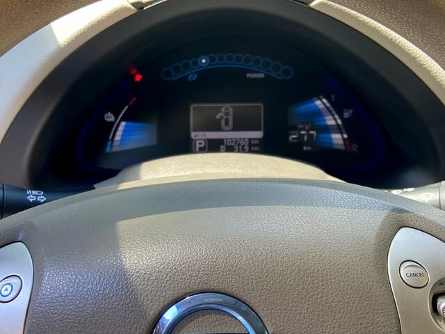 Серый Ниссан Лиф, объемом двигателя 0 л и пробегом 102 тыс. км за 9700 $, фото 7 на Automoto.ua