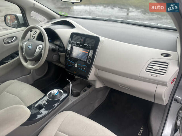 Сірий Ніссан Ліф, об'ємом двигуна 0 л та пробігом 99 тис. км за 3950 $, фото 27 на Automoto.ua