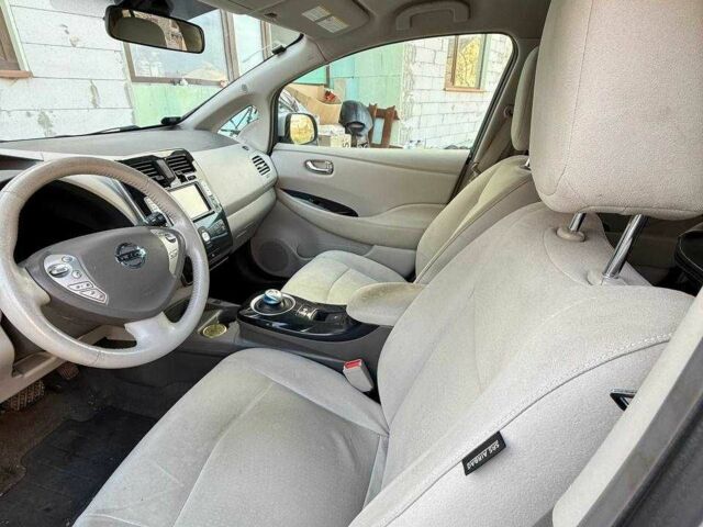 Серый Ниссан Лиф, объемом двигателя 0 л и пробегом 123 тыс. км за 9500 $, фото 6 на Automoto.ua