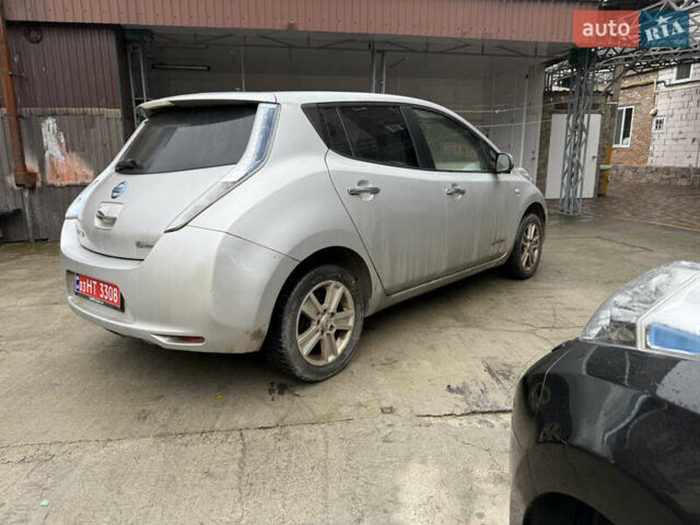 Сірий Ніссан Ліф, об'ємом двигуна 0 л та пробігом 135 тис. км за 4990 $, фото 8 на Automoto.ua