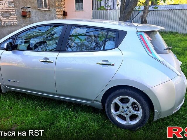 Сірий Ніссан Ліф, об'ємом двигуна 0 л та пробігом 125 тис. км за 5500 $, фото 1 на Automoto.ua