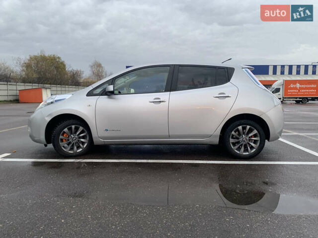 Серый Ниссан Лиф, объемом двигателя 0 л и пробегом 68 тыс. км за 5300 $, фото 4 на Automoto.ua