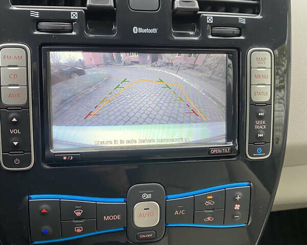 Сірий Ніссан Ліф, об'ємом двигуна 0 л та пробігом 118 тис. км за 5500 $, фото 28 на Automoto.ua