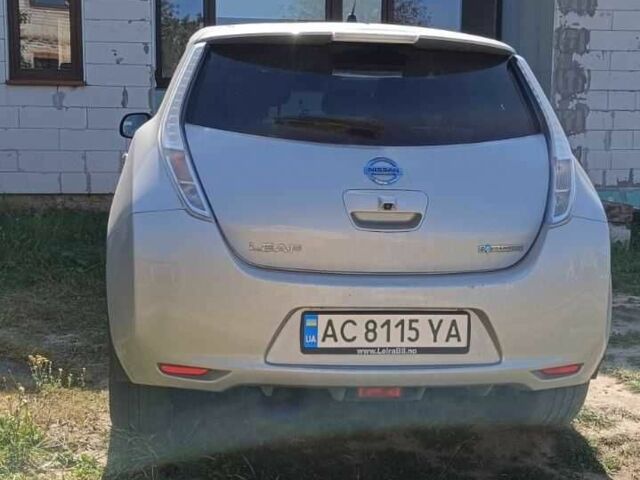 Серый Ниссан Лиф, объемом двигателя 0 л и пробегом 123 тыс. км за 9500 $, фото 3 на Automoto.ua