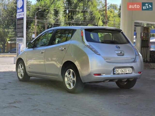 Сірий Ніссан Ліф, об'ємом двигуна 0 л та пробігом 112 тис. км за 4790 $, фото 4 на Automoto.ua